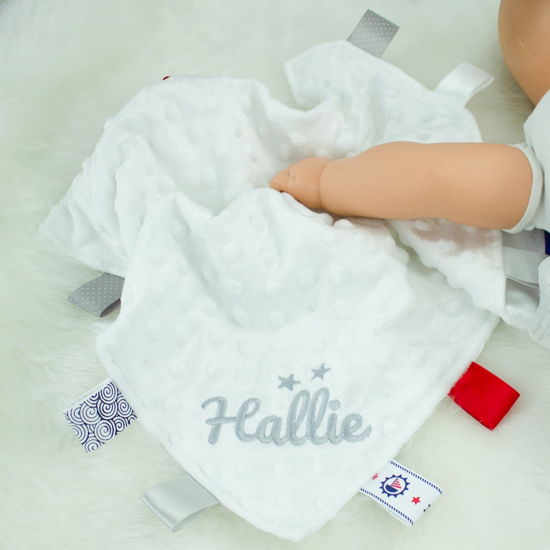 Personalised White Baby Comforter – Taggie Style